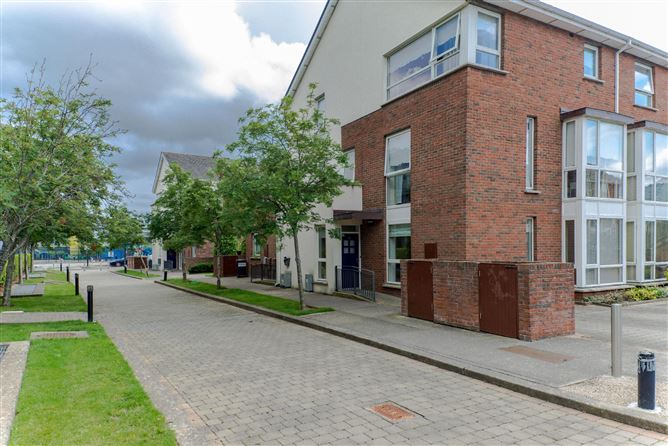 16 Levmoss Avenue, The Gallops, Leopardstown, Dublin
