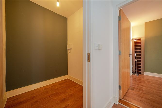 16 Levmoss Avenue, The Gallops, Leopardstown, Dublin