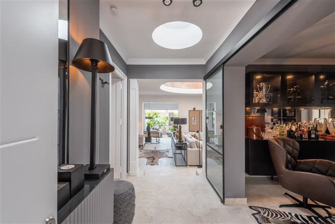 Spain, Marbella, Marbella Golden Mile - 740-00423P