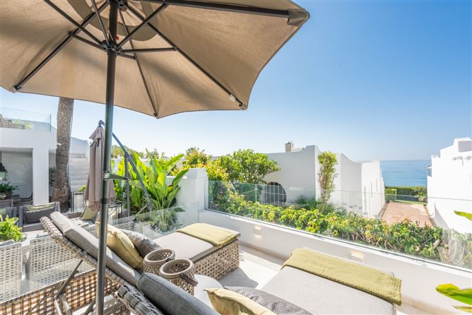 Spain, Marbella, Marbella Golden Mile - 740-00423P