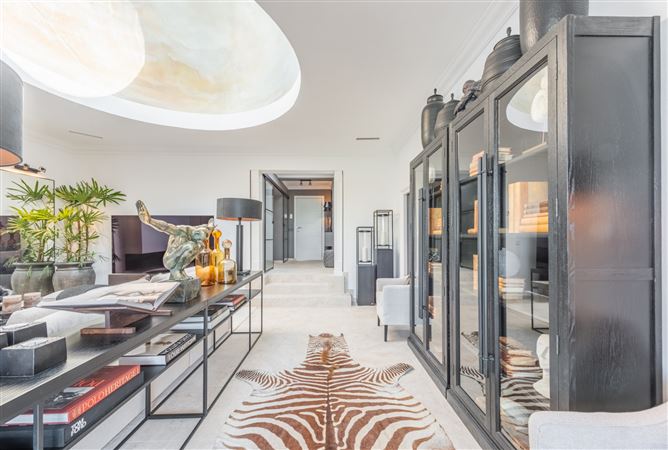 Spain, Marbella, Marbella Golden Mile - 740-00423P