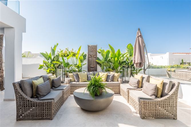 Spain, Marbella, Marbella Golden Mile - 740-00423P