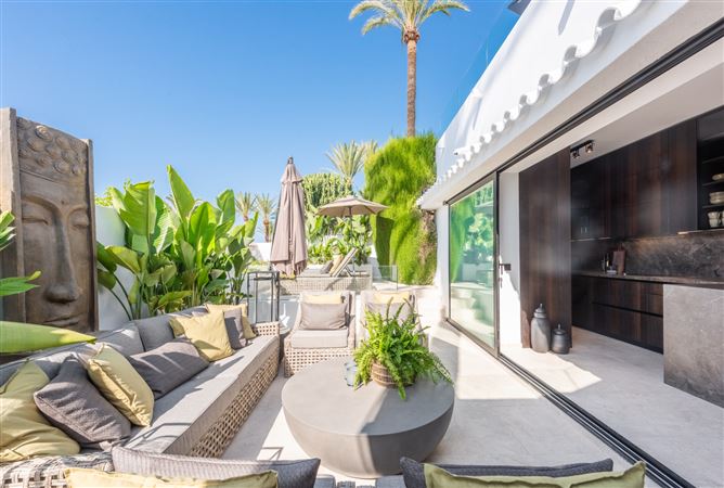 Spain, Marbella, Marbella Golden Mile - 740-00423P