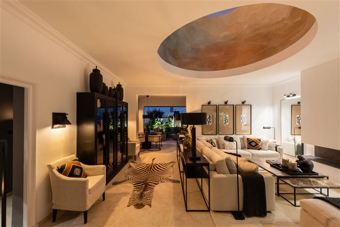 Spain, Marbella, Marbella Golden Mile - 740-00423P