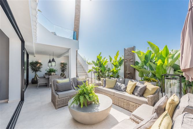 Spain, Marbella, Marbella Golden Mile - 740-00423P