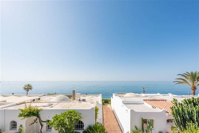 Spain, Marbella, Marbella Golden Mile - 740-00423P