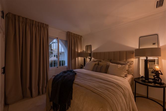 Spain, Marbella, Marbella Golden Mile - 740-00423P