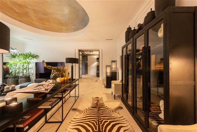 Spain, Marbella, Marbella Golden Mile - 740-00423P