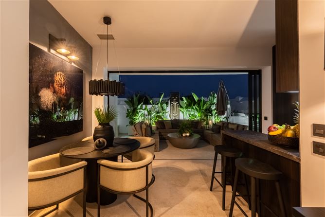 Spain, Marbella, Marbella Golden Mile - 740-00423P
