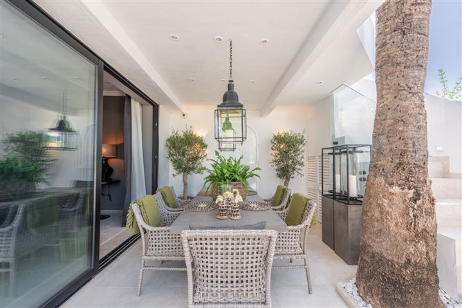 Spain, Marbella, Marbella Golden Mile - 740-00423P