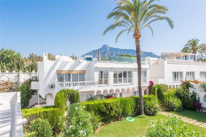 Spain, Marbella, Marbella Golden Mile - 740-00423P