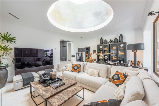Spain, Marbella, Marbella Golden Mile - 740-00423P