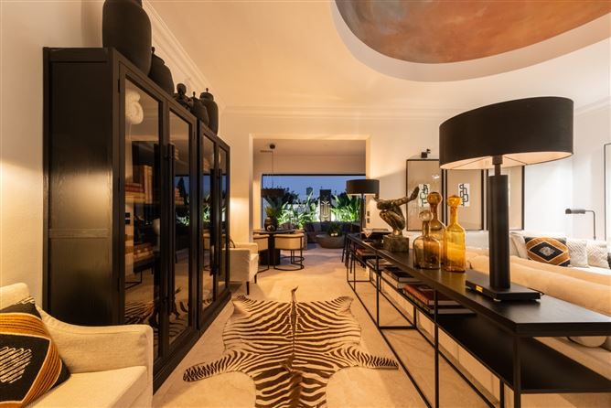 Spain, Marbella, Marbella Golden Mile - 740-00423P