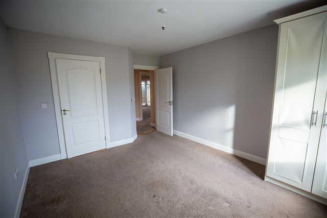 18 Cois Teampaill, Newcastle West, Co. Limerick