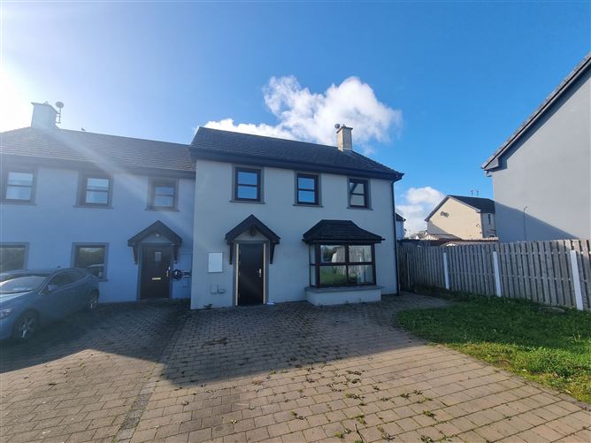Photo 2 of 16 — 28 Caislean An Easpaig, Castletownroche, Co. Cork