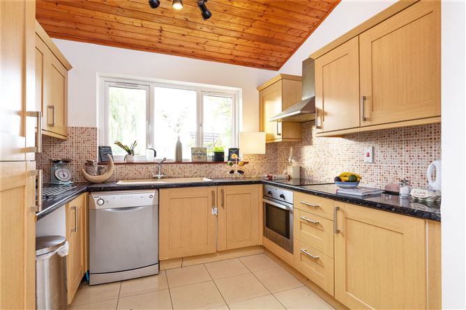 77 College Grove, Castleknock, Dublin 15