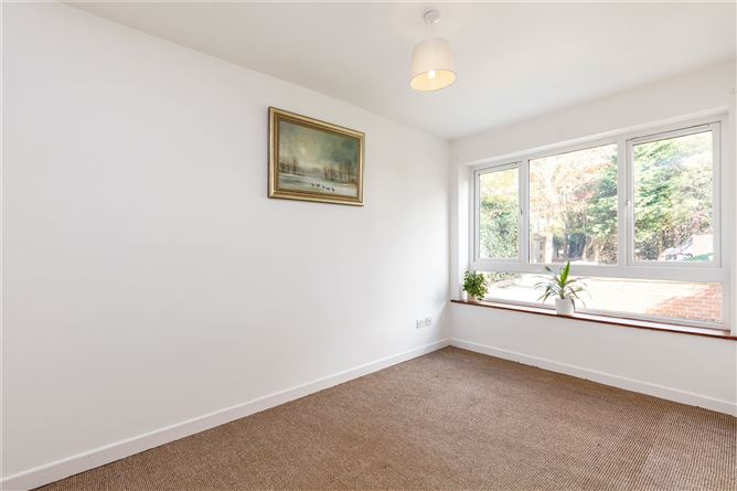 77 College Grove, Castleknock, Dublin 15
