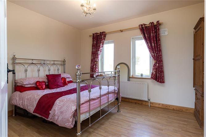 Quinnie Bay, The Old Bog Road, Martingale, Oilgate, Enniscorthy, Co. Wexfo