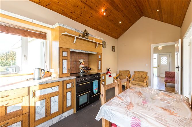 Quinnie Bay, The Old Bog Road, Martingale, Oilgate, Enniscorthy, Co. Wexfo