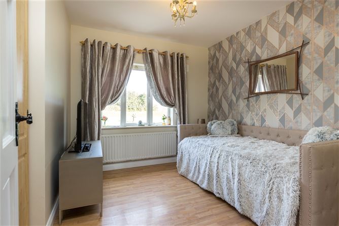 Quinnie Bay, The Old Bog Road, Martingale, Oilgate, Enniscorthy, Co. Wexfo