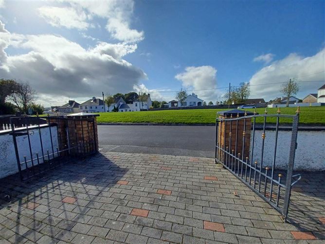3 St. Josephs Park, Tullinadaly Hill, Tuam, Co. Galway