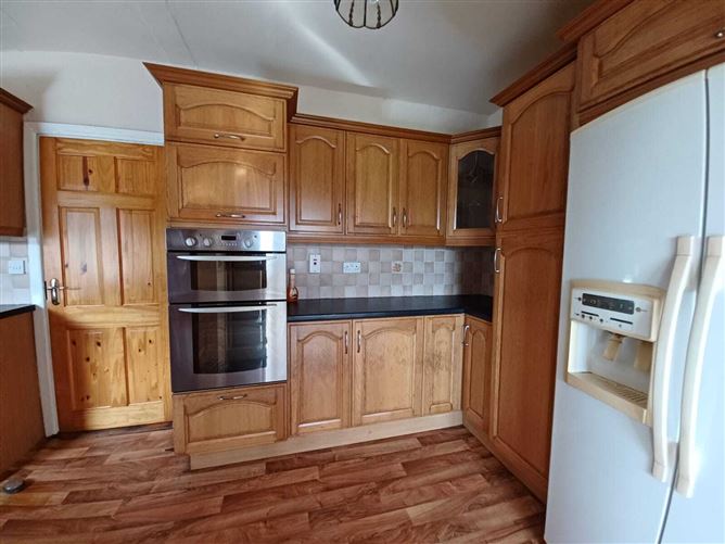 3 St. Josephs Park, Tullinadaly Hill, Tuam, Co. Galway