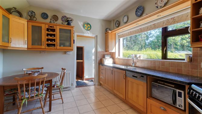 "Roslevin", Ballinakill Road, Abbeyleix, Co. Laois