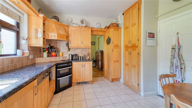 "Roslevin", Ballinakill Road, Abbeyleix, Co. Laois