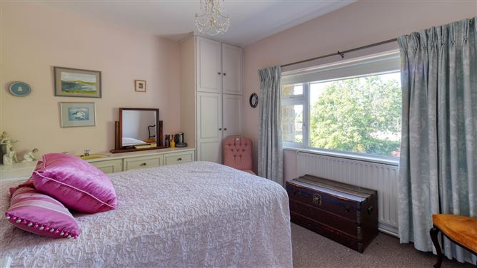 "Roslevin", Ballinakill Road, Abbeyleix, Co. Laois