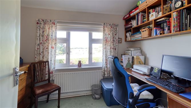 "Roslevin", Ballinakill Road, Abbeyleix, Co. Laois