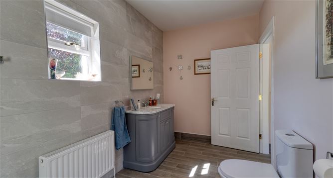 "Roslevin", Ballinakill Road, Abbeyleix, Co. Laois