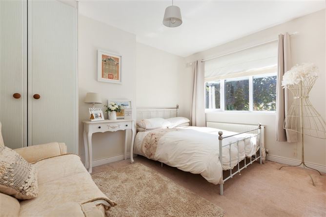 24 Lissadel Crescent, Malahide,   County Dublin