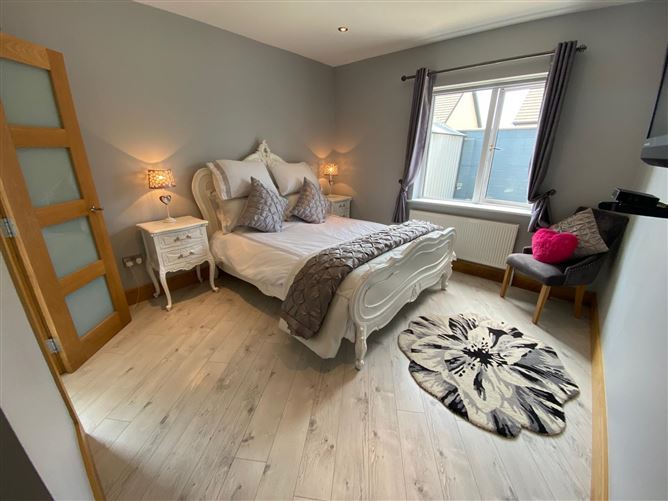 8 Ashdale, Cloyne, Cork