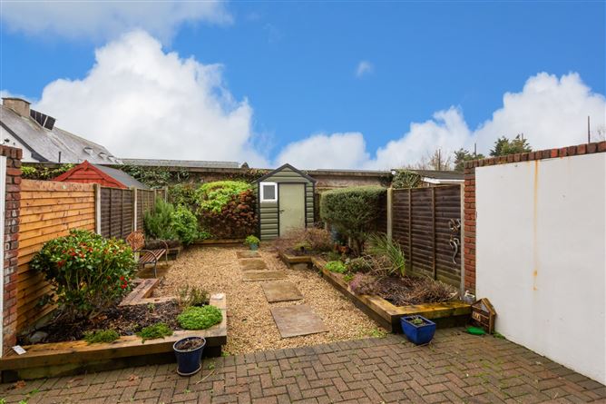 8 Berwick Hall, Whitehall Road, Churchtown, Dublin 14