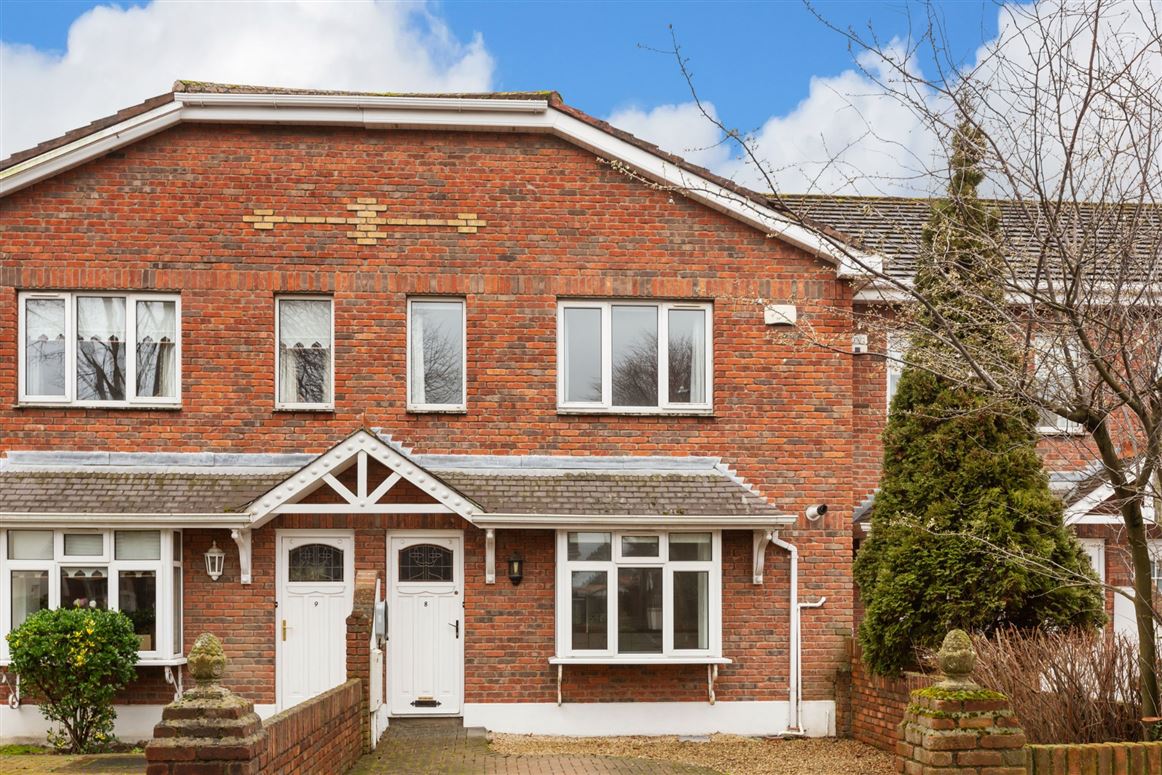 8 Berwick Hall, Whitehall Road, Churchtown, Dublin 14