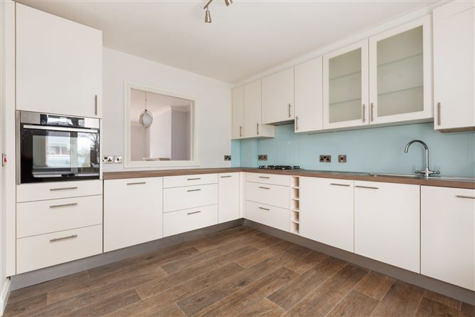 8 Berwick Hall, Whitehall Road, Churchtown, Dublin 14