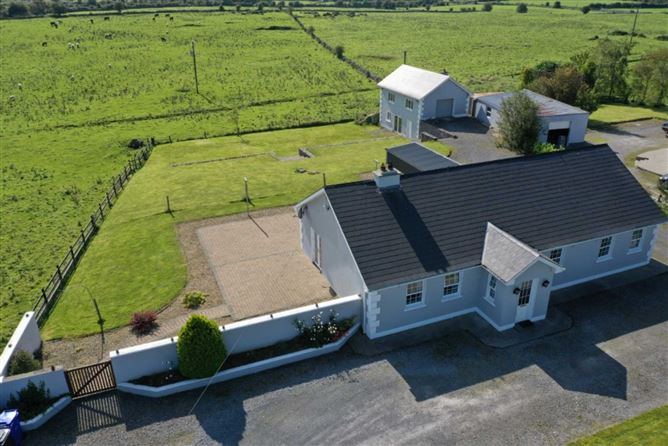 Carrownalassan, Four Mile House, Co. Roscommon