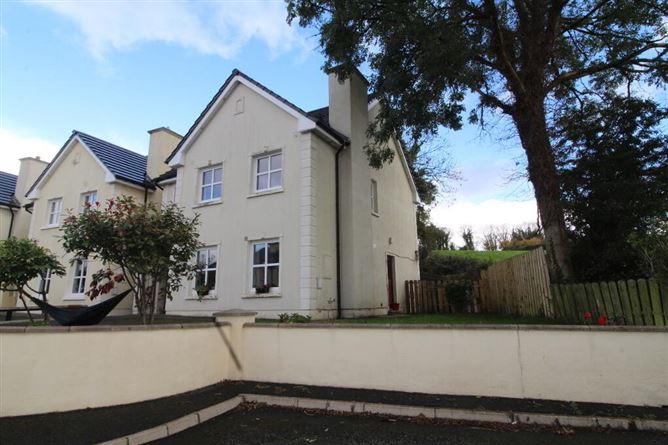 12 Bramble Hill, Mohill, Leitrim