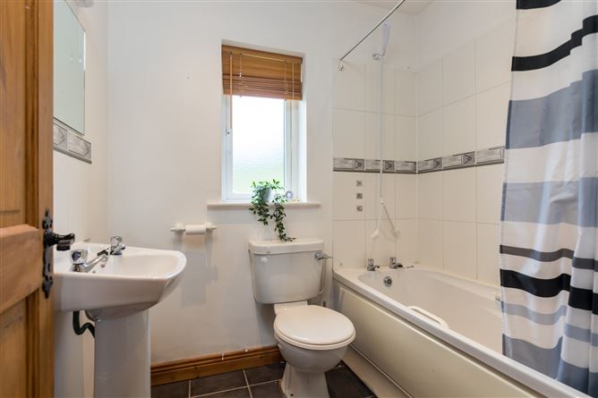 11 Riverchapel Avenue, Riverchapel, Co. Wexford