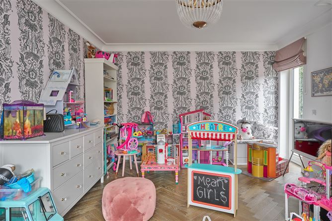 8 Thormanby Hill, Howth,   Dublin 13