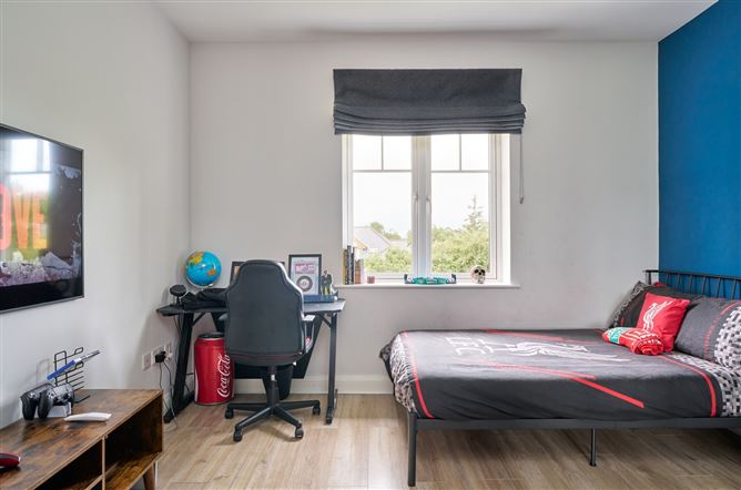 8 Thormanby Hill, Howth,   Dublin 13