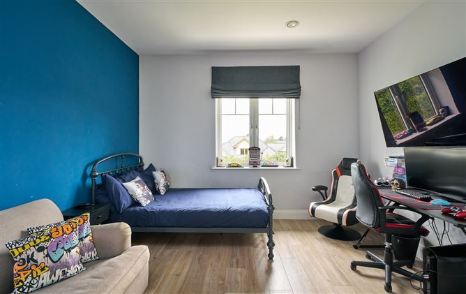 8 Thormanby Hill, Howth,   Dublin 13