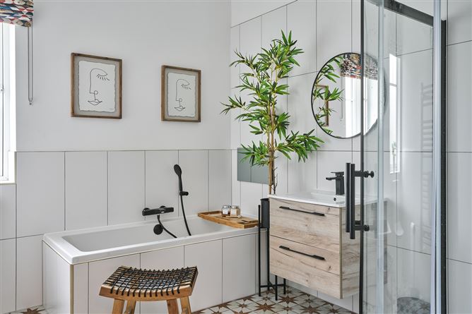 8 Thormanby Hill, Howth,   Dublin 13