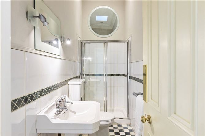 https://photos-a.propertyimages.ie/media/2/1/1/4828112/b950b983-cd45-4289-8722-ff85d8d05906_l.jpg