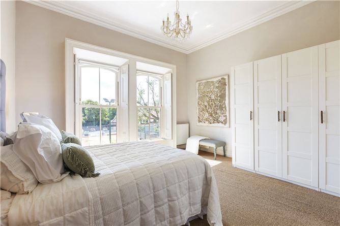 https://photos-a.propertyimages.ie/media/2/1/1/4828112/b950b983-cd45-4289-8722-ff85d8d05906_l.jpg