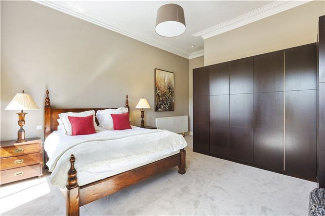 https://photos-a.propertyimages.ie/media/2/1/1/4828112/b950b983-cd45-4289-8722-ff85d8d05906_l.jpg