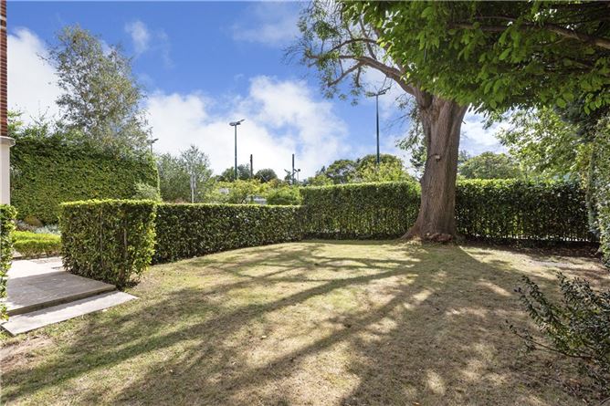 https://photos-a.propertyimages.ie/media/2/1/1/4828112/b950b983-cd45-4289-8722-ff85d8d05906_l.jpg