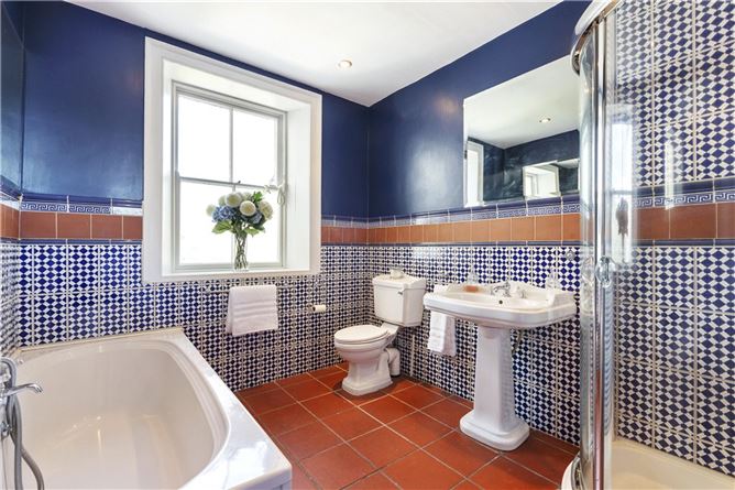 https://photos-a.propertyimages.ie/media/2/1/1/4828112/b950b983-cd45-4289-8722-ff85d8d05906_l.jpg