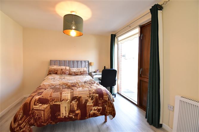 2 Chaplains Row , Clondalkin, Dublin 22