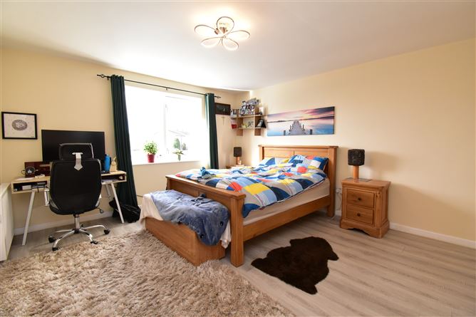 2 Chaplains Row , Clondalkin, Dublin 22